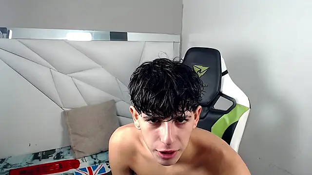 Snapshot of Cash_G_ chatting on 15, 12, 2025 Cash G online show from 15, 12, 2025