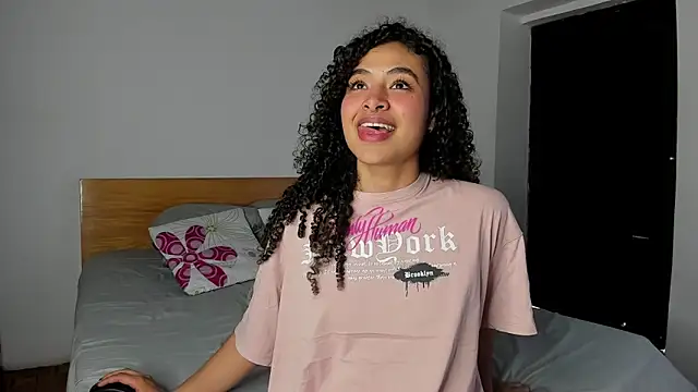 Keniia rizz online show from 10, 2, 2026