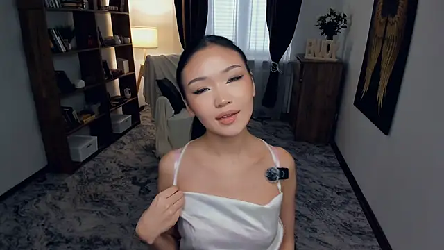 Snapshot of OnieClose chatting on 15, 11, 2025 OnieClose online show from 15, 11, 2025