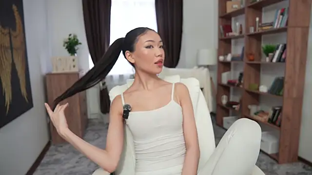 Snapshot of OnieClose chatting on 15, 12, 2025 OnieClose online show from 15, 12, 2025