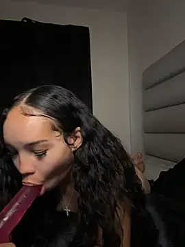 Snapshot of nikkiloveee chatting on 17, 1, 2026 nikkiloveee online show from 17, 1, 2026