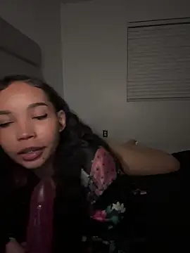 Snapshot of nikkiloveee chatting on 13, 2, 2026 nikkiloveee online show from 13, 2, 2026