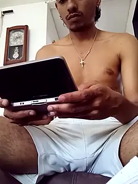 SkinniYamo online show from 14, 3, 2026