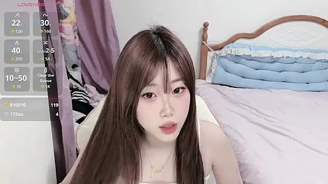 Vivian-88 online show from 7, 11, 2025