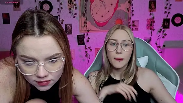 Snapshot of _kitEkat__ chatting on 26, 10, 2025  kitEkat   online show from 26, 10, 2025