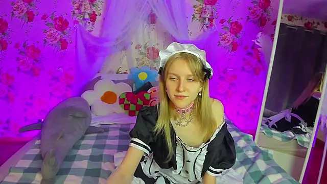 Snapshot of KissChristie__ chatting on 7, 11, 2025 KissChristie online show from 7, 11, 2025