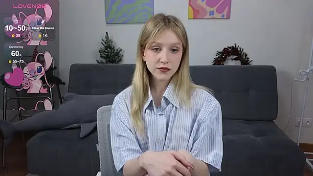 Snapshot of KissChristie__ chatting on 18, 12, 2025 KissChristie online show from 18, 12, 2025