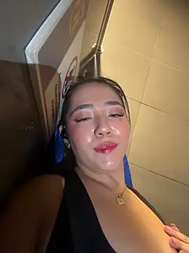 Snapshot of Hannahpradaa_ chatting on 6, 11, 2025 Hannahpradaa online show from 6, 11, 2025