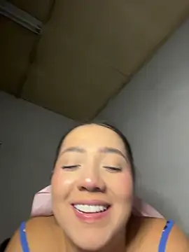 Snapshot of Hannahpradaa_ chatting on 17, 12, 2025 Hannahpradaa online show from 17, 12, 2025