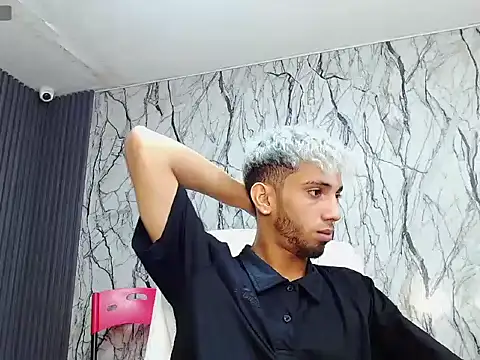 Snapshot of gregori_latin19 chatting on 29, 10, 2025 gregori latin19 online show from 29, 10, 2025