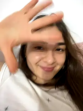 Snapshot of Valentina_ro chatting on 6, 11, 2025 Valentina ro online show from 6, 11, 2025