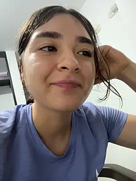 Snapshot of Valentina_ro chatting on 15, 11, 2025 Valentina ro online show from 15, 11, 2025