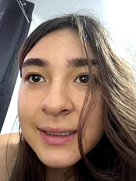 Snapshot of Valentina_ro chatting on 20, 11, 2025 Valentina ro online show from 20, 11, 2025