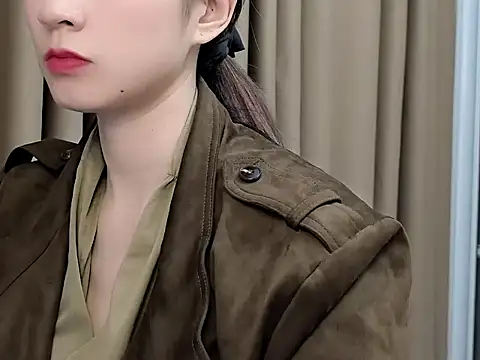 Snapshot of lvy-002 chatting on 12, 11, 2025 lvy-002 online show from 12, 11, 2025