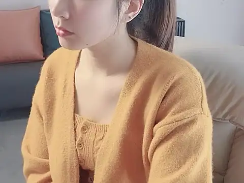 Snapshot of lvy-002 chatting on 19, 12, 2025 lvy-002 online show from 19, 12, 2025