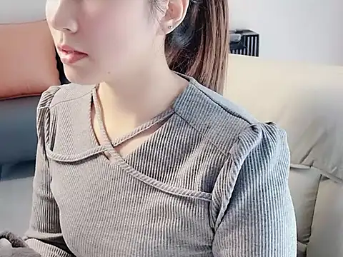 Snapshot of lvy-002 chatting on 21, 12, 2025 lvy-002 online show from 21, 12, 2025