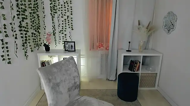 Snapshot of Evanessa_Johns chatting on 3, 12, 2025 Evanessa Johns online show from 3, 12, 2025