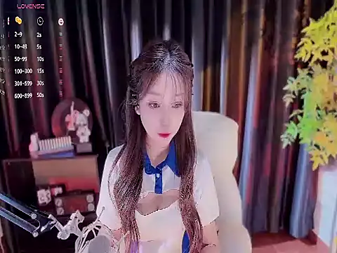 Yiluo95 online show from 5, 11, 2025