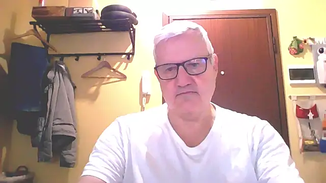 Snapshot of Diegoriv71 chatting on 17, 4, 2026 Diegoriv71 online show from 17, 4, 2026