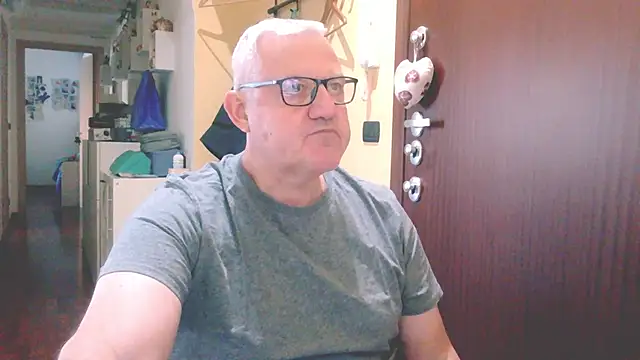 Snapshot of Diegoriv71 chatting on 7, 5, 2026 Diegoriv71 online show from 7, 5, 2026