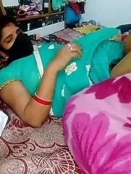 hot couple 000 online show from 6, 1, 2026