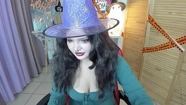 Snapshot of babyyullii chatting on 28, 10, 2025 babyyullii online show from 28, 10, 2025