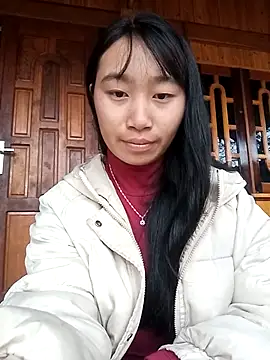 Snapshot of Linh_sexy98 chatting on 4, 12, 2025 Linh sexy98 online show from 4, 12, 2025