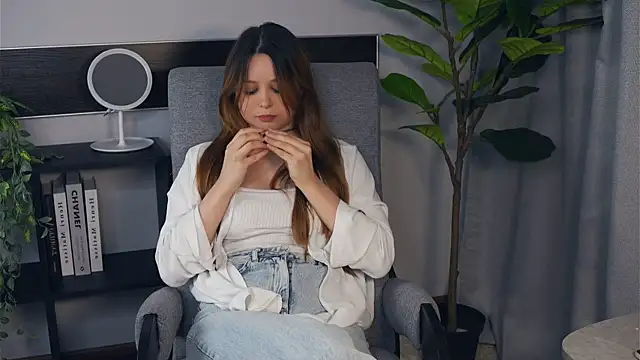 Snapshot of RacquelSookoo chatting on 28, 10, 2025 RacquelSookoo online show from 28, 10, 2025