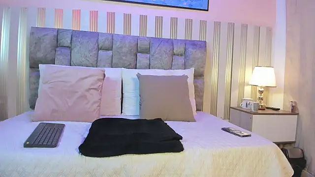 Scarlett  lace online show from 6, 11, 2025