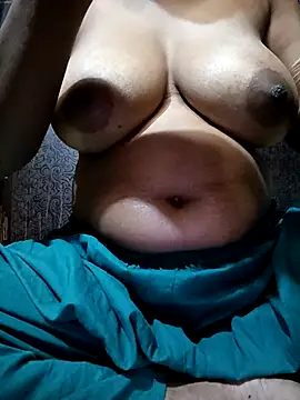 Snapshot of Liza0103 chatting on 16, 11, 2025 Liza0103 online show from 16, 11, 2025