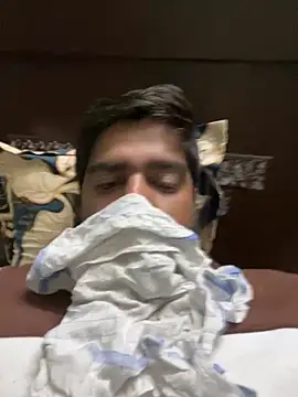 Snapshot of Vanshmahajann chatting on 14, 12, 2025 Vanshmahajann online show from 14, 12, 2025