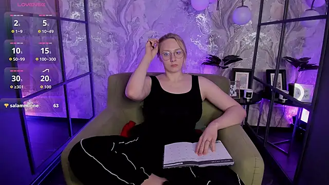 Snapshot of Liana_Ln chatting on 30, 11, 2025 Liana Ln online show from 30, 11, 2025