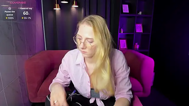 Snapshot of Liana_Ln chatting on 13, 12, 2025 Liana Ln online show from 13, 12, 2025