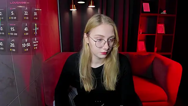 Snapshot of Liana_Ln chatting on 20, 12, 2025 Liana Ln online show from 20, 12, 2025