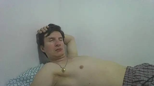 Snapshot of carliesexyman chatting on 4, 12, 2025 carliesexyman online show from 4, 12, 2025