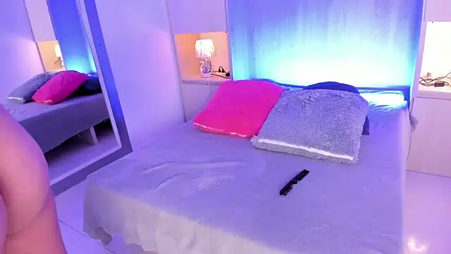 Snapshot of GabyMason_ chatting on 11, 11, 2025 GabyMason online show from 11, 11, 2025