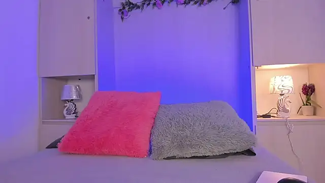 Snapshot of GabyMason_ chatting on 12, 11, 2025 GabyMason online show from 12, 11, 2025