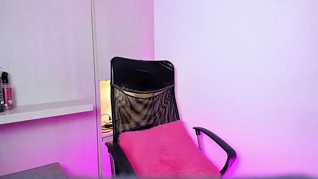 Snapshot of GabyMason_ chatting on 20, 12, 2025 GabyMason online show from 20, 12, 2025