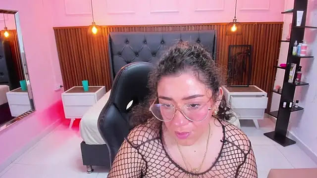 Snapshot of OSNAKELLER chatting on 16, 11, 2025 OSNAKELLER online show from 16, 11, 2025