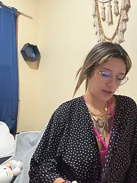 xsuusy online show from 28, 10, 2025