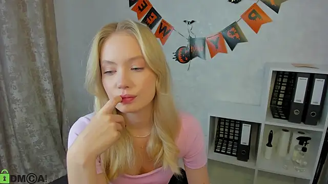 Snapshot of Melanie_Ryer chatting on 29, 10, 2025 Melanie Ryer online show from 29, 10, 2025