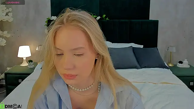 Melanie Ryer online show from 24, 11, 2025