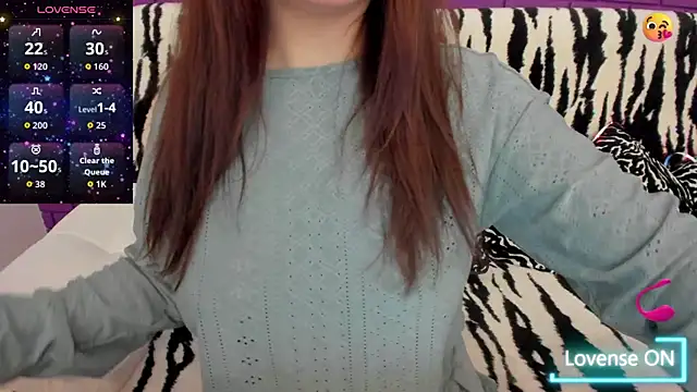 Snapshot of GlowMimi chatting on 11, 11, 2025 GlowMimi online show from 11, 11, 2025