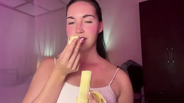 Snapshot of Bae_Belle chatting on 29, 11, 2025 Bae Belle online show from 29, 11, 2025