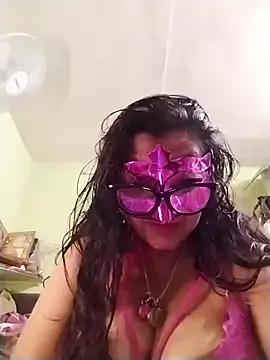 Snapshot of LOVE__RANI chatting on 4, 11, 2025 LOVE RANI online show from 4, 11, 2025