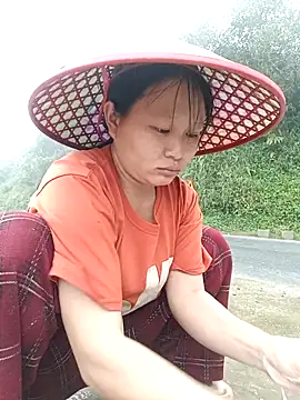 yoyo-mi online show from 11, 11, 2025