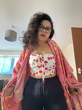 Sexy MamacitaX online show from 29, 10, 2025