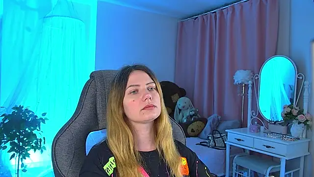 Snapshot of AleksaLaurent chatting on 21, 11, 2025 AleksaLaurent online show from 21, 11, 2025