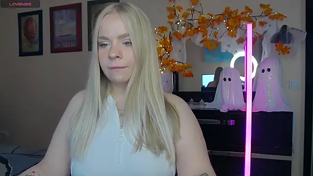 LisaCandy1 online show from 30, 10, 2025