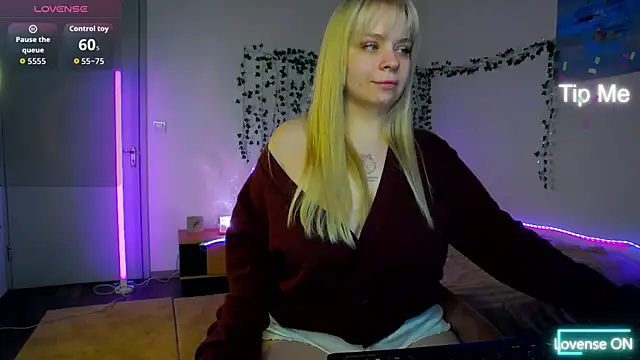 LisaCandy1 online show from 5, 2, 2026